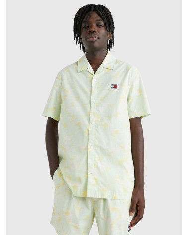 CAMISA CUELLO CUBANO ESTAMPADO CAMO TOMMY JEANS HOMBRE
