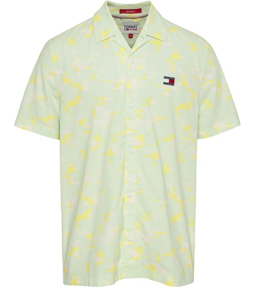 CAMISA CUELLO CUBANO ESTAMPADO CAMO TOMMY JEANS HOMBRE