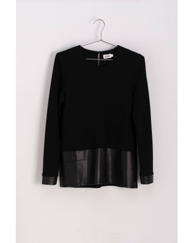 CAMISETA PUNTO ROMA CON DETALLE DE POLIPIEL HONGO COLLECTION