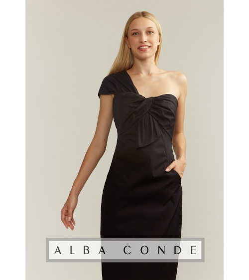 VESTIDO RECTO CON ESCOTE ASIMÉTRICO Y BOLSILLOS ALBA CONDE