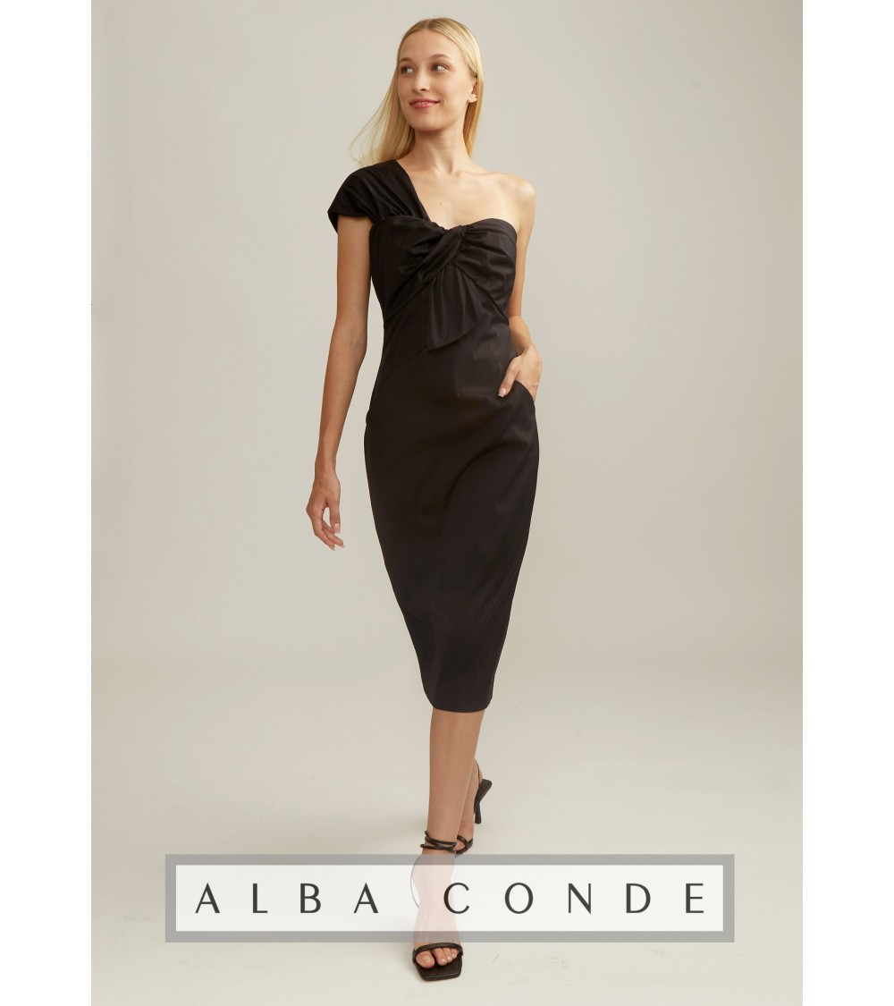VESTIDO RECTO CON ESCOTE ASIMÉTRICO Y BOLSILLOS ALBA CONDE