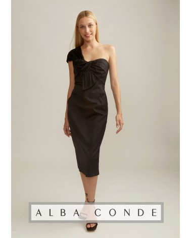 VESTIDO RECTO CON ESCOTE ASIMÉTRICO Y BOLSILLOS ALBA CONDE