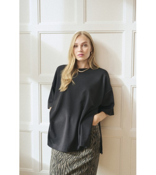 CAMISETA KAJENNY OVERSIZE CON ABERTURAS KAFFE