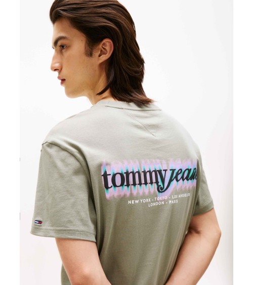 CAMISETA LOGO GRÁFICO TOMMY JEANS