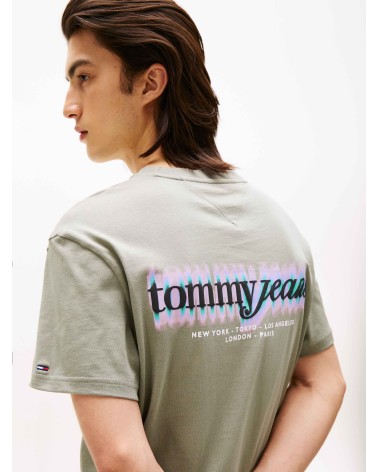 CAMISETA LOGO GRÁFICO TOMMY JEANS
