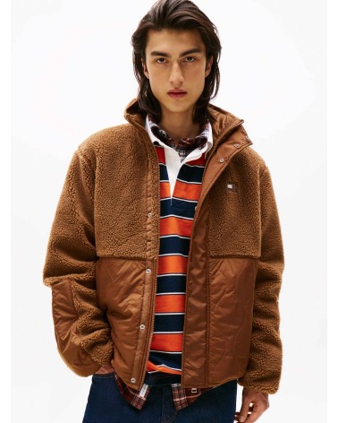 CHAQUETA DE BORREGUILLO Y ACOLCHADA TOMMY JEANS