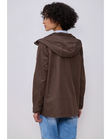 CORTAVIENTOS CON CAPUCHA STREET ONE