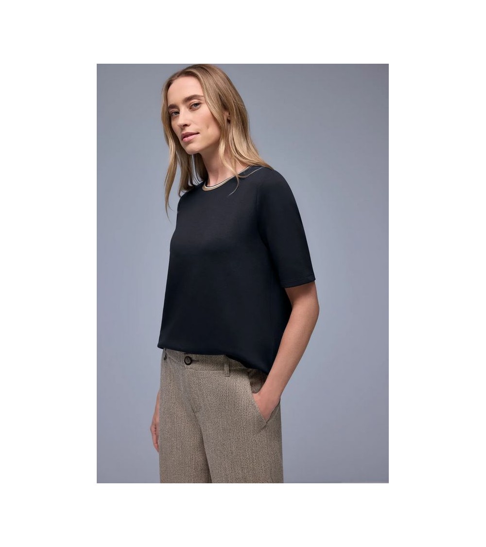 CAMISETA CON CUELLO A CONTRASTE STREET ONE