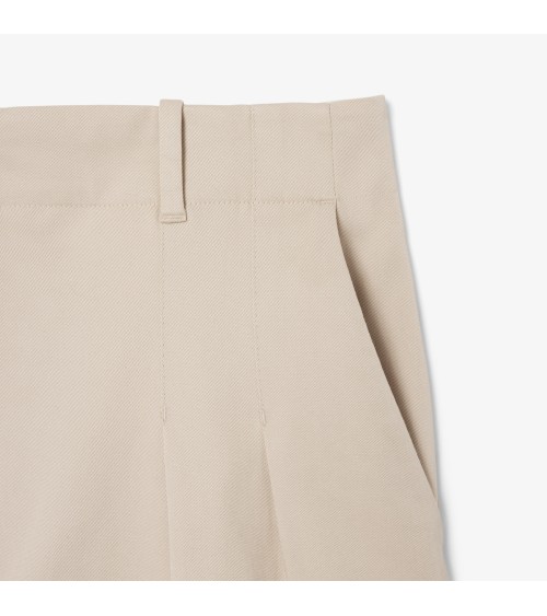 BERMUDAS CON PINZAS LACOSTE