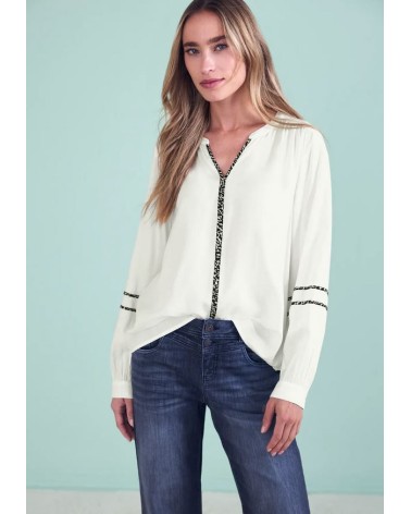 BLUSA FLUIDA CON DETALLES ANIMAL PRINT DE STREET ONE