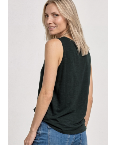 TOP CON HEBILLAS EN HOMBROS STREET ONE