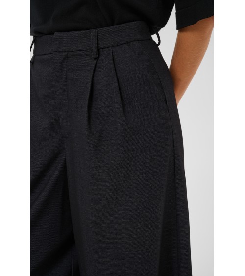 PANTALONES BERMUDA CON PINZAS DE KAFFE