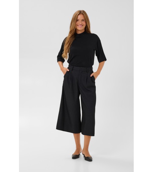 PANTALONES BERMUDA CON PINZAS DE KAFFE