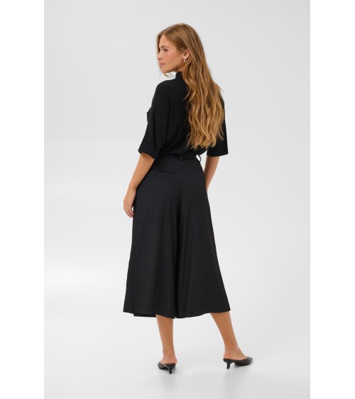 PANTALONES BERMUDA CON PINZAS DE KAFFE