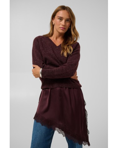 TOP LENCERO BAJO ASIMÉTRICO CON PUNTILLA DE KAFFE