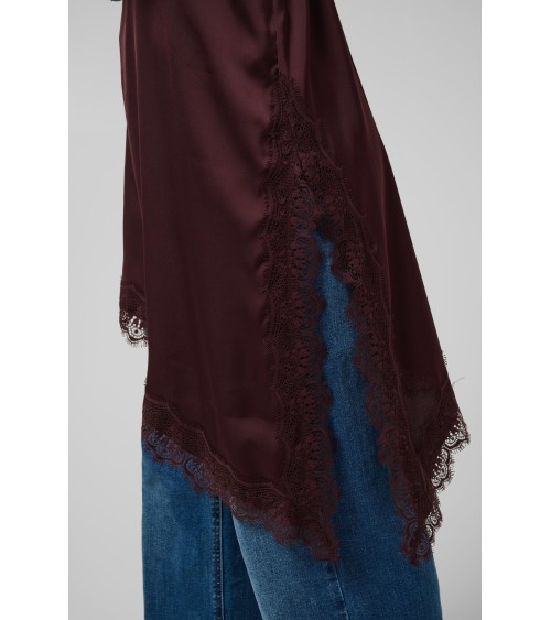TOP LENCERO BAJO ASIMÉTRICO CON PUNTILLA DE KAFFE