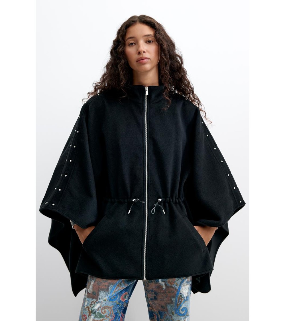PONCHO ALDAMA CON TACHUELAS DESIGUAL