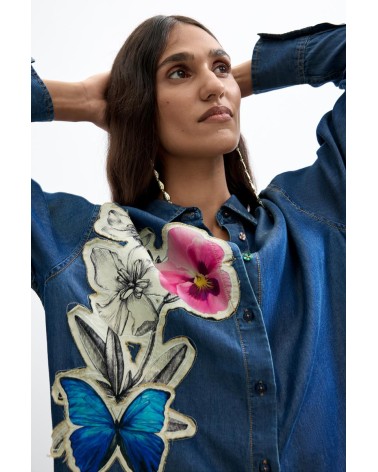 CAMISA DENIM CON FLORES DESIGUAL
