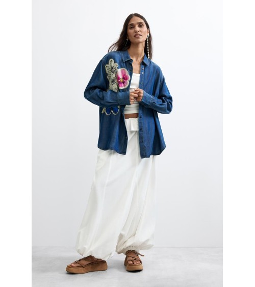 CAMISA DENIM CON FLORES DESIGUAL