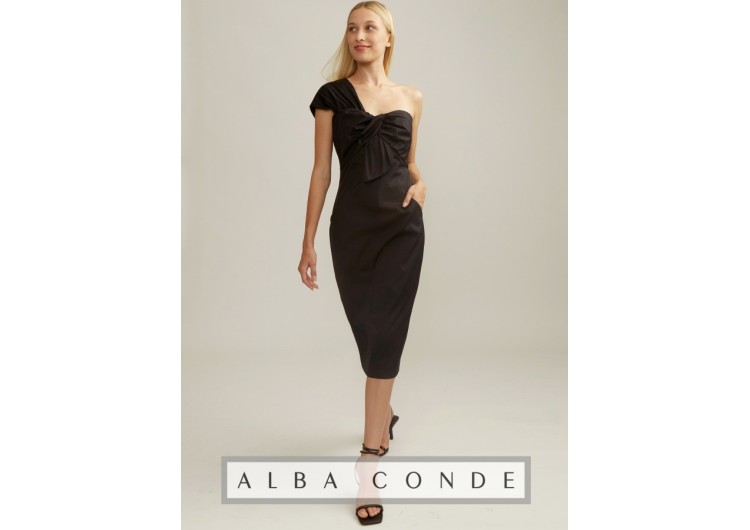 Vestido escote asimétrico falda recta con bolsillos de Alba Conde Vestido escote asimétrico falda recta con bolsillos de Alba Conde